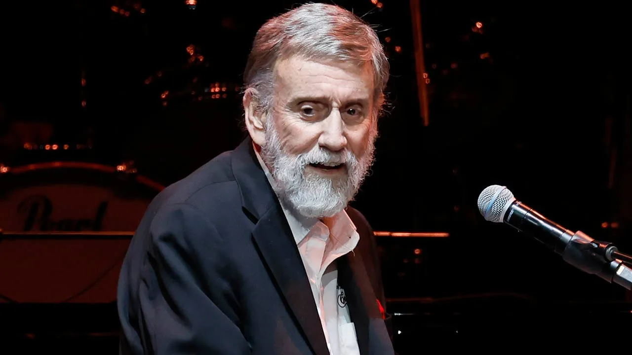 Country Singer Ray Stevens Recovering After Breaking Neck in Nashville Fall