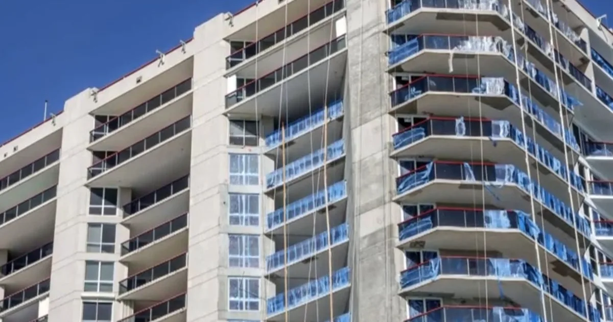Crews Install Temporary Shoring at Unstable Midtown Manhattan Building