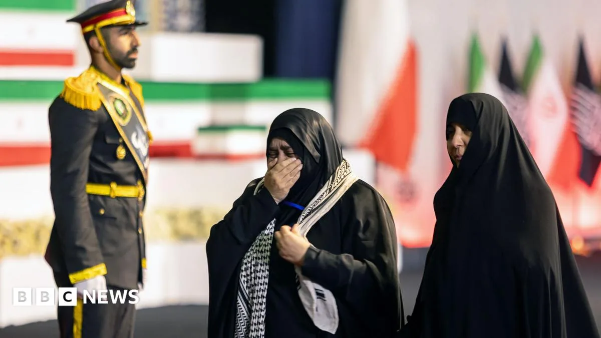 Crowds Gather in Tehran for Ayatollah Khamenei's Funeral Amid Security Warnings