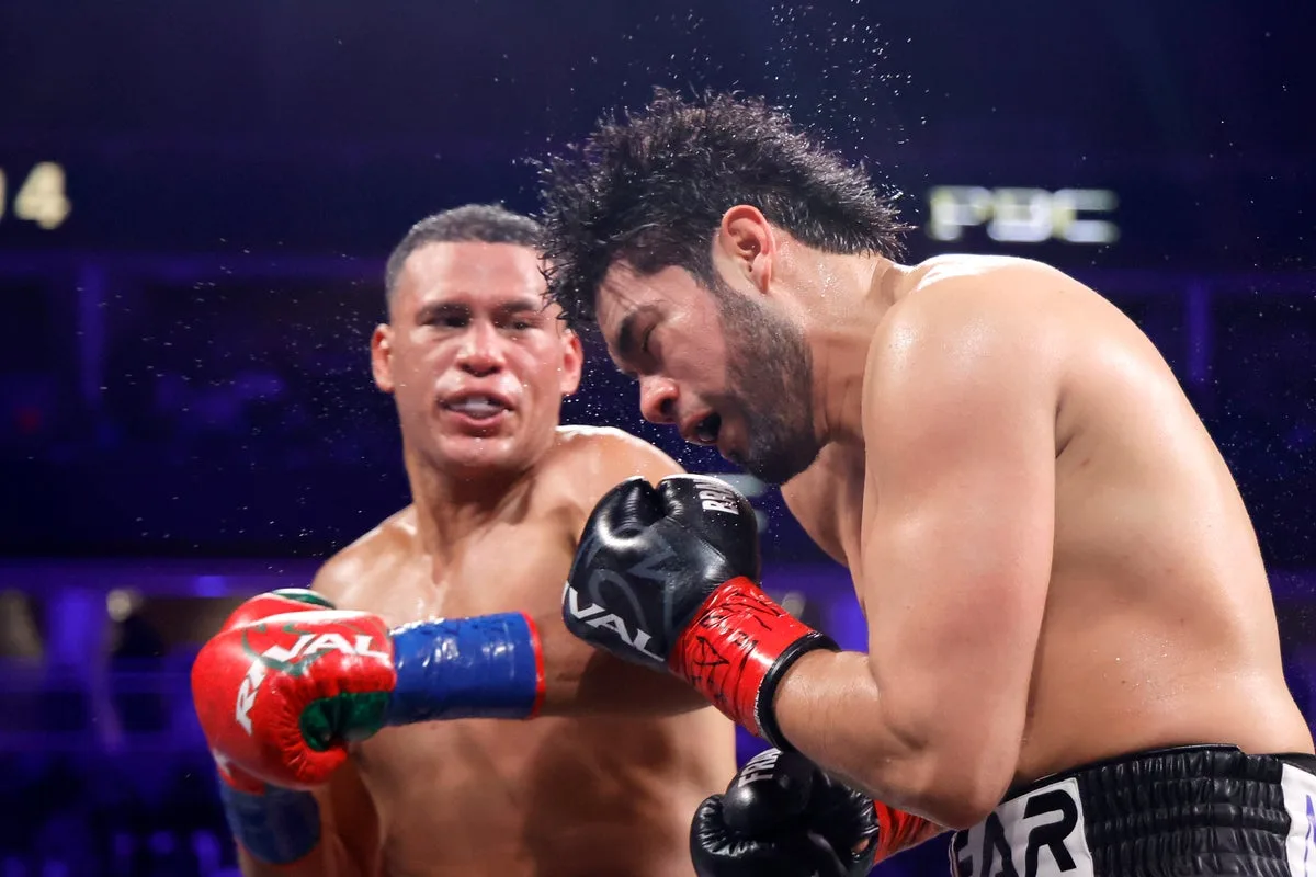 David Benavidez Defeats Gilberto 'Zurdo' Ramirez by Sixth-Round TKO for Cruiserweight Titles