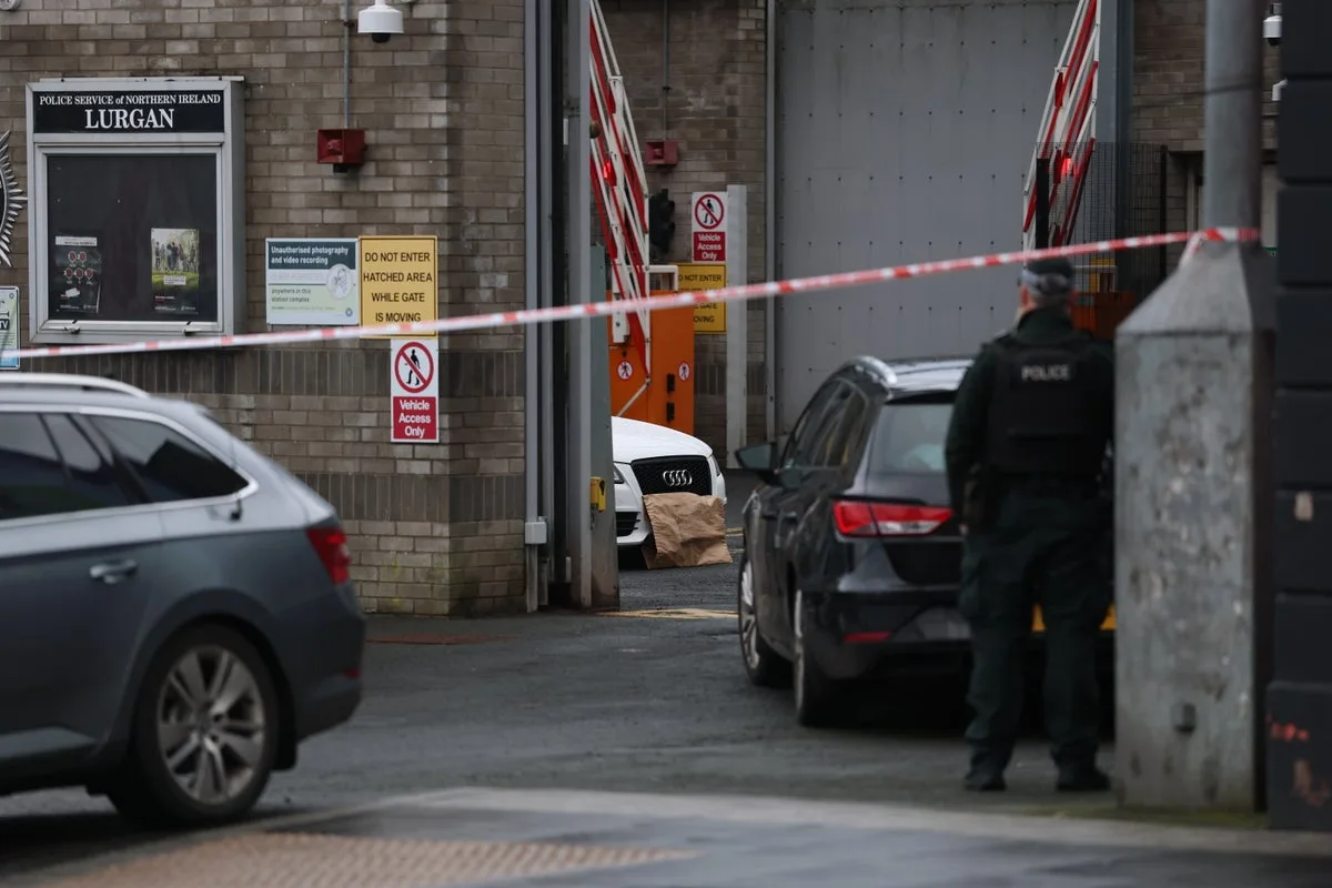 Delivery Driver Forced at Gunpoint to Bring Suspicious Device to Lurgan Police Station