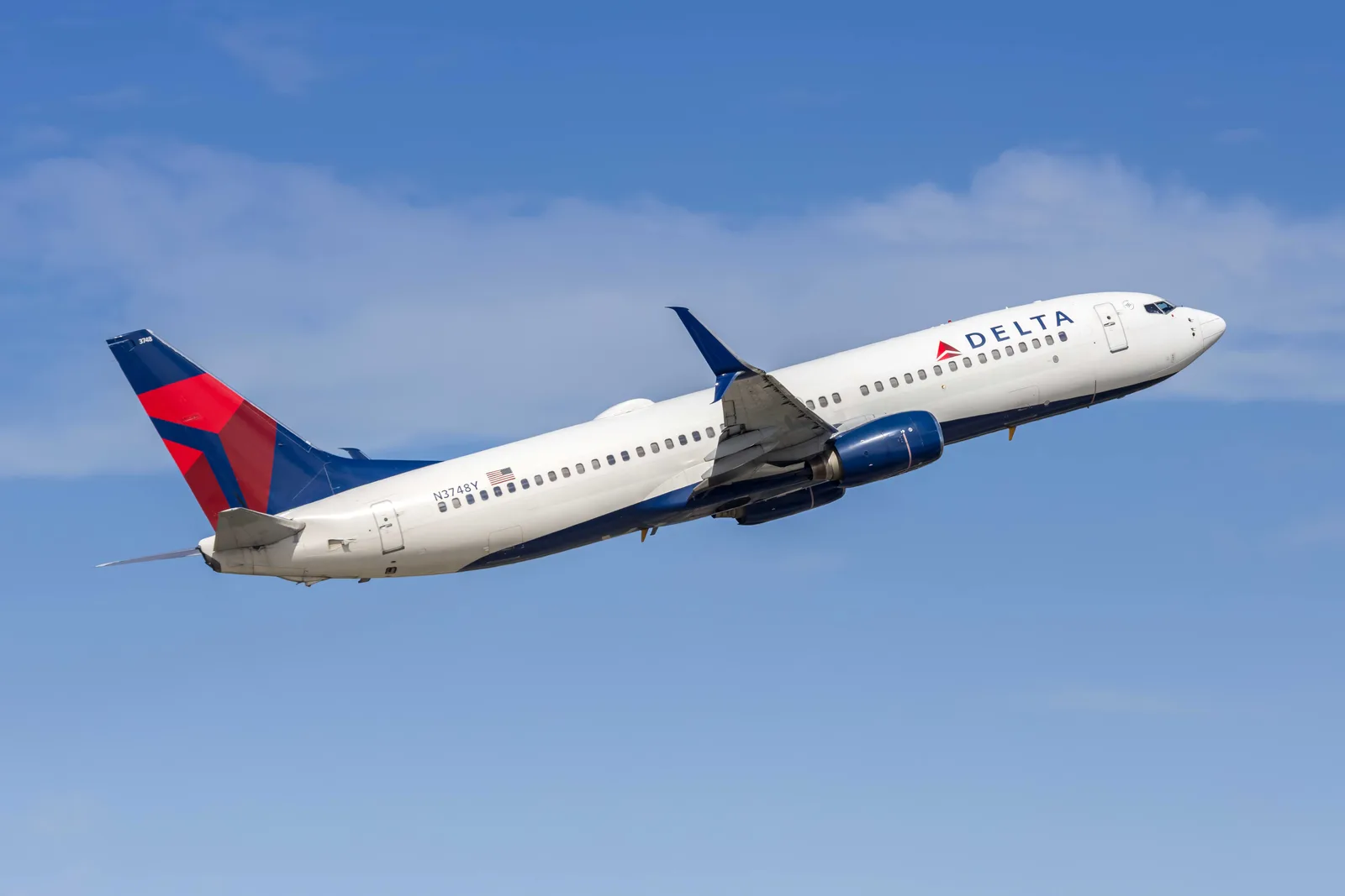 Delta Reaffirms Profit Guidance Amid Strong Premium and International Travel Demand