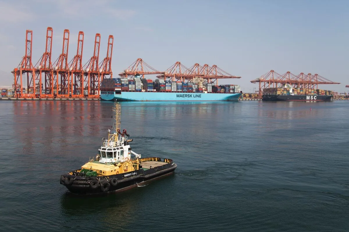 Drone Strikes Hit Fuel Tanks at Port of Salalah, Operations Suspended