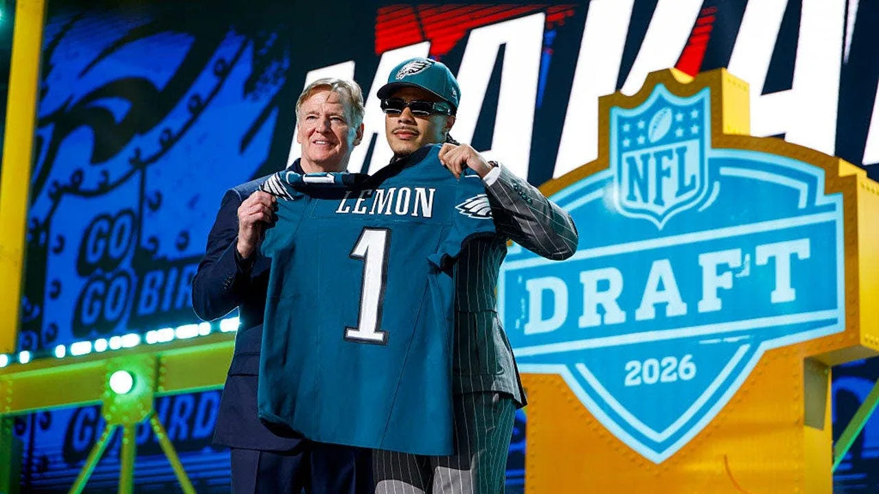 Eagles Trade Up to Select Makai Lemon at No. 20 in 2026 NFL Draft