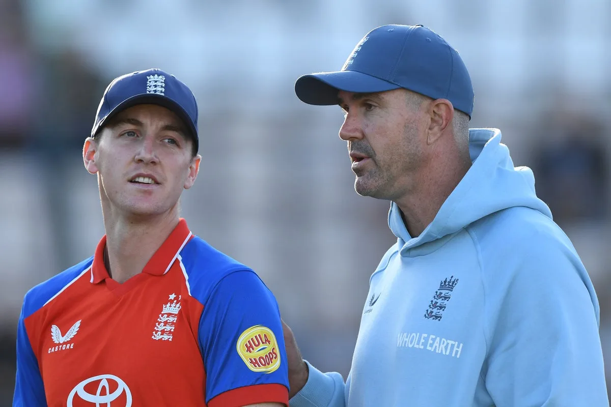 England Defeat Sri Lanka 3-0 in T20 Series to Regain Top World Ranking