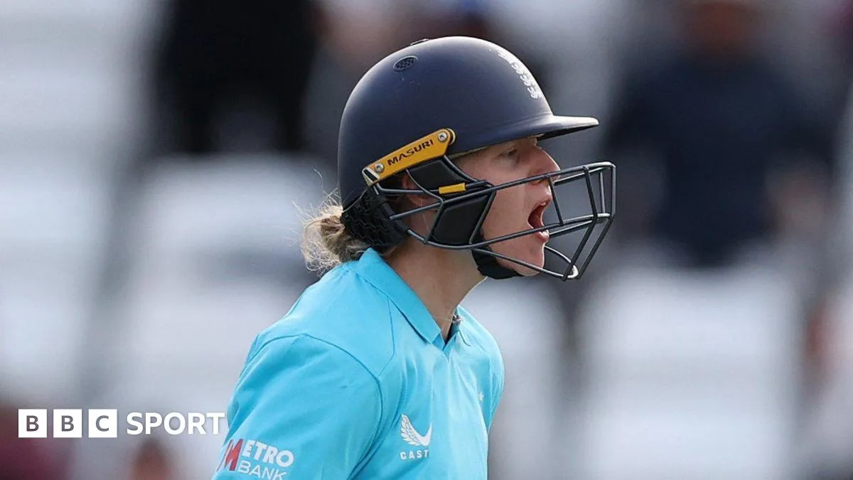 England secure tense one-wicket win over New Zealand in ODI opener