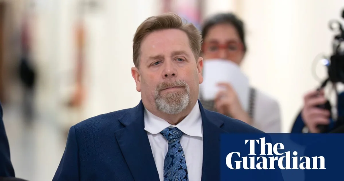 Epstein's Accountant and Lawyer Say Federal Agents Never Interviewed Them