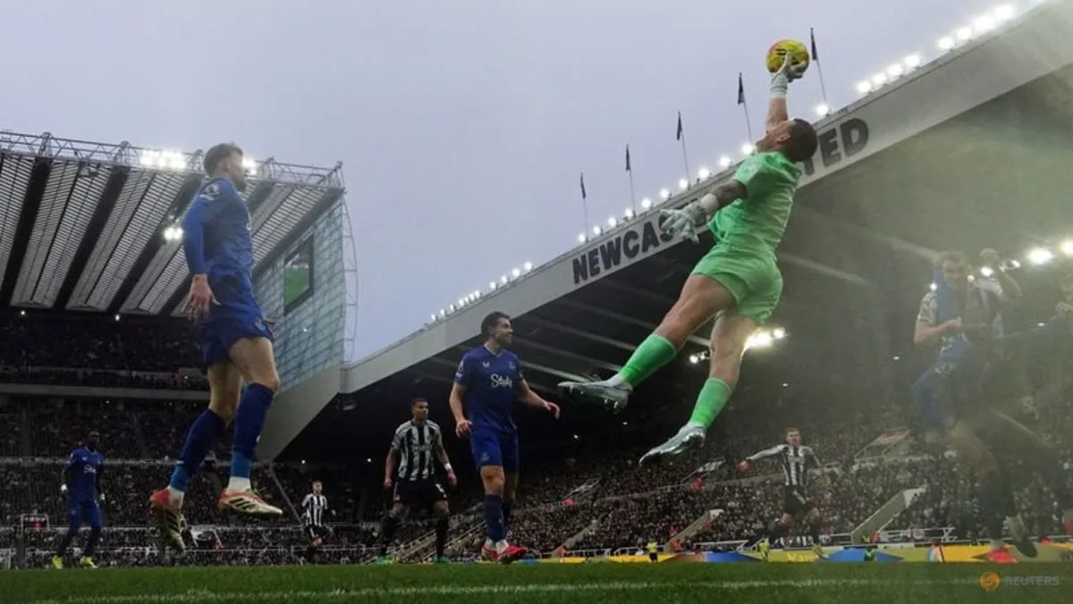 Everton win 3-2 at Newcastle with Pickford's stoppage-time save