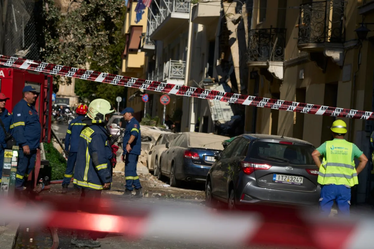 Explosion Near Acropolis in Athens Causes Building Collapse and Injuries