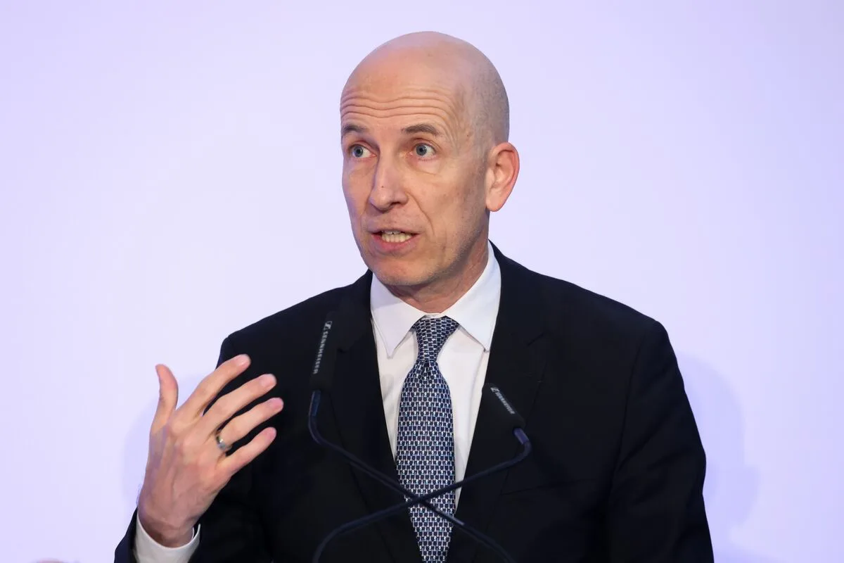 Fed Officials Express Caution on Rate Cuts Amid Inflation and Geopolitical Tensions