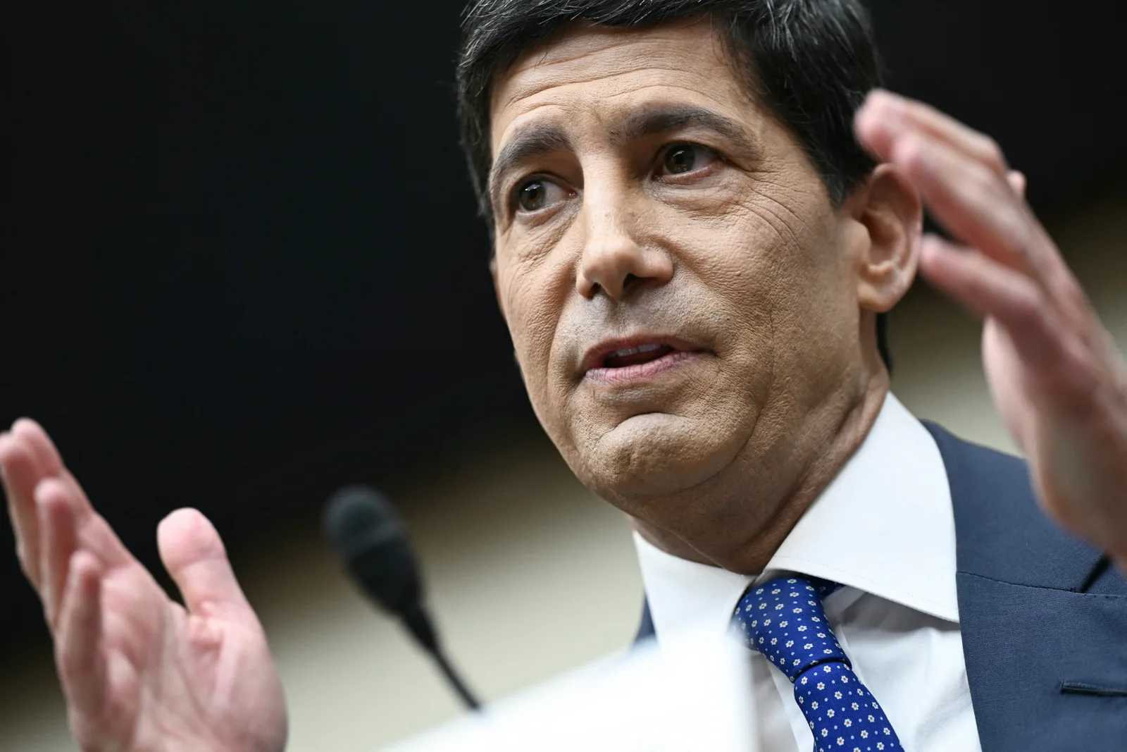 Fed Rate Decision Unclear as Warsh Signals Division Ahead of July Meeting
