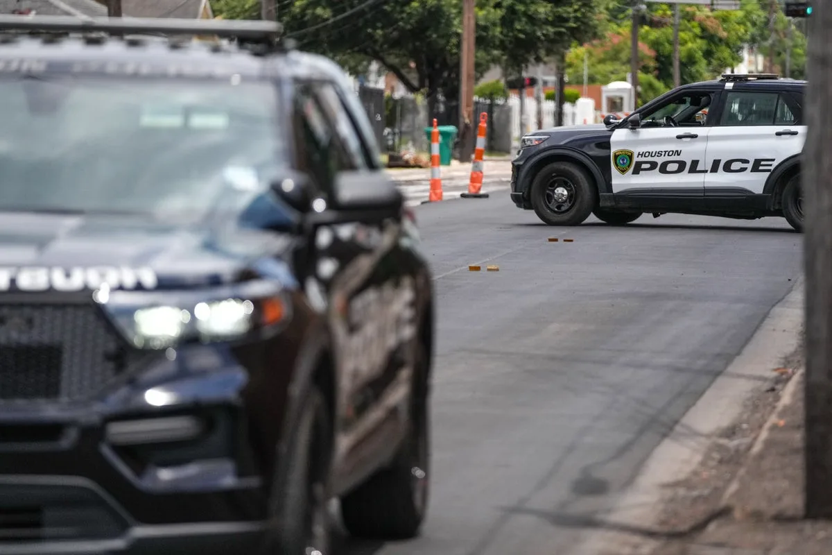 Federal Judge Temporarily Blocks Deportation of Witness in Fatal ICE Shooting