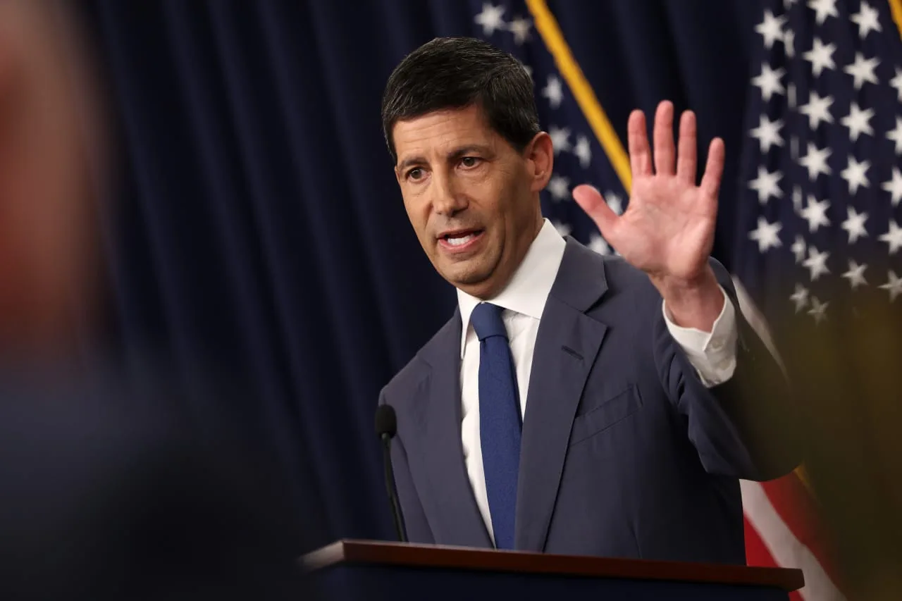 Federal Reserve Chair Warsh Considers Changing Frequency of Policy Meetings