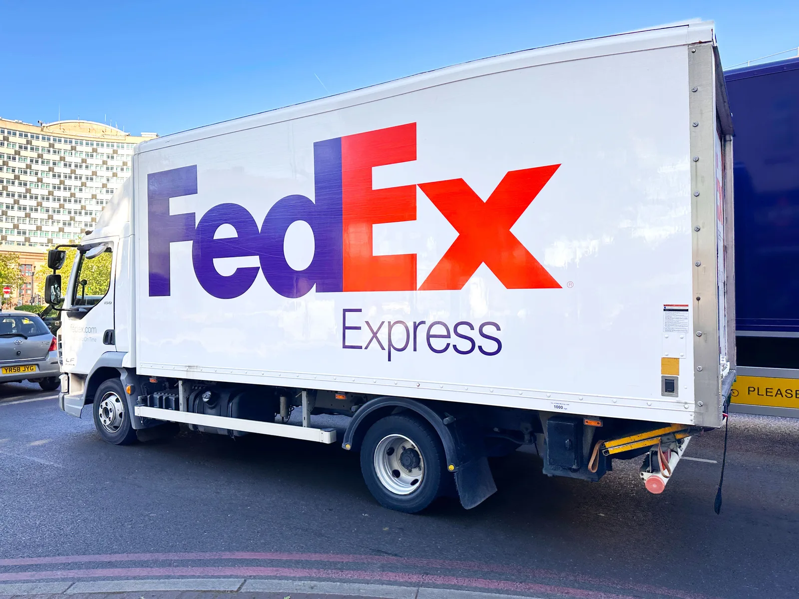 FedEx Reports Strong Fiscal Q4 Earnings and Projects Profit Growth