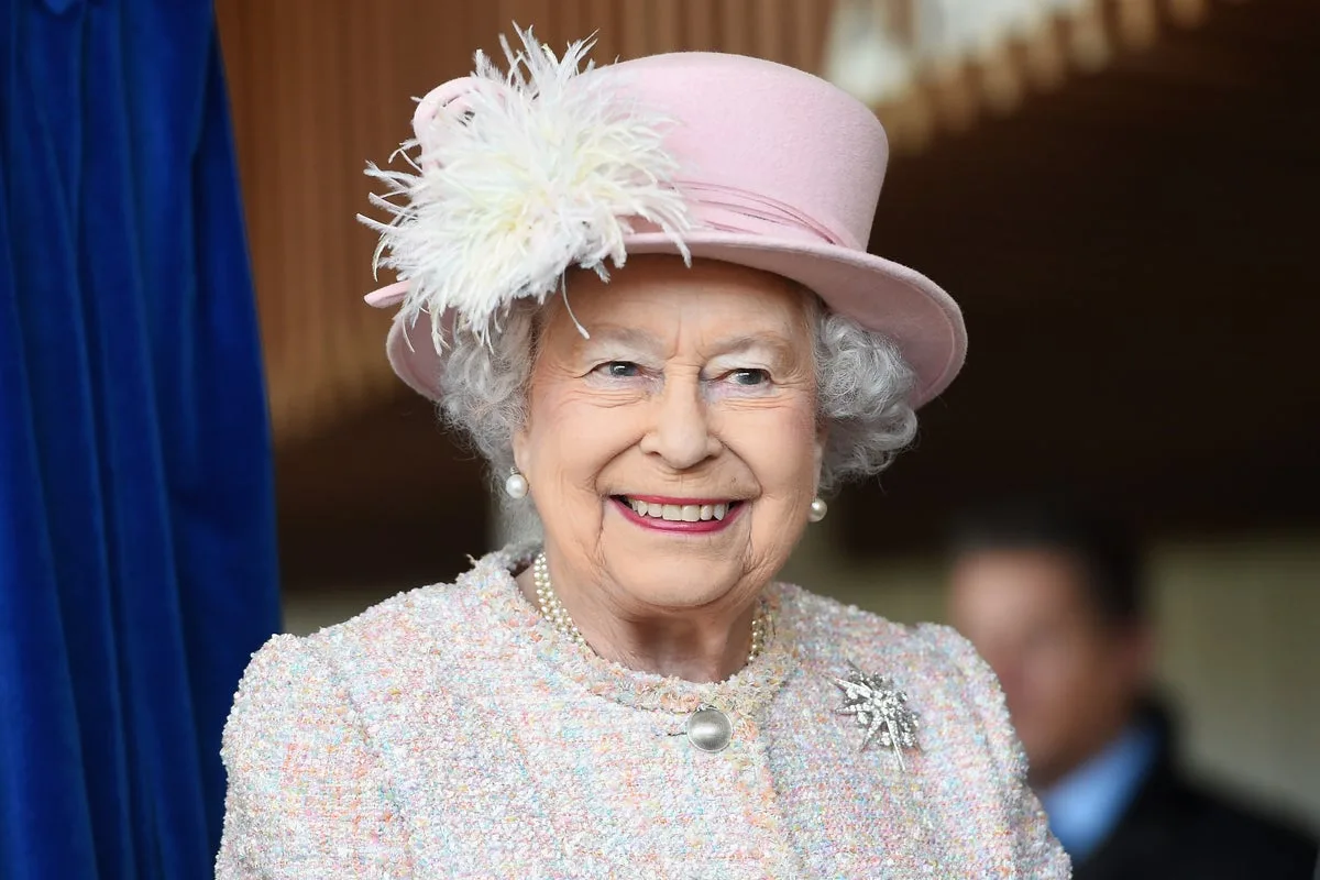 Final Design for Queen Elizabeth Statue to Be Unveiled on Her Centenary