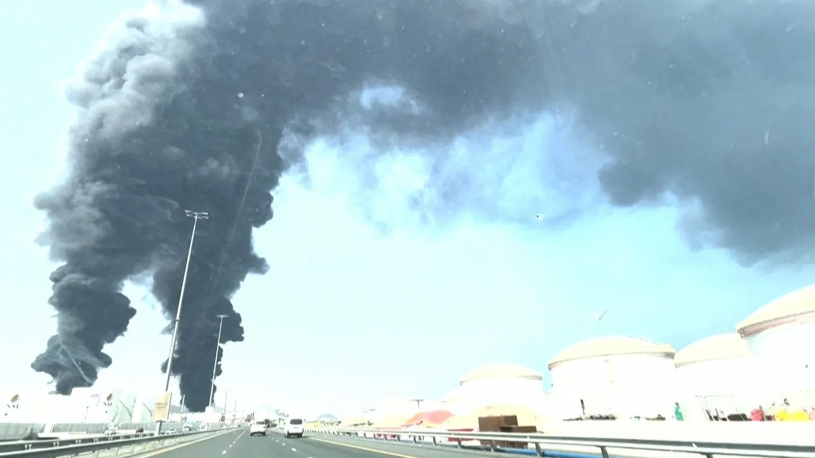 Fire and Smoke Reported at Fujairah Oil Facility in UAE
