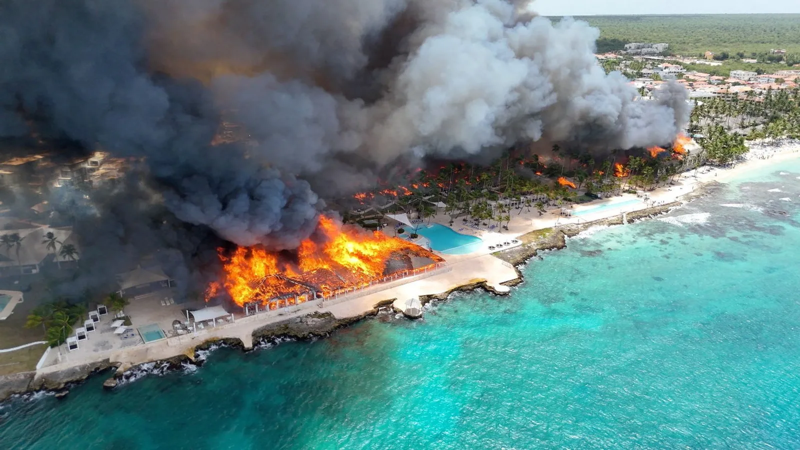 Fire at Dominican Republic Luxury Beach Resort Leaves One Dead and Hundreds Evacuated