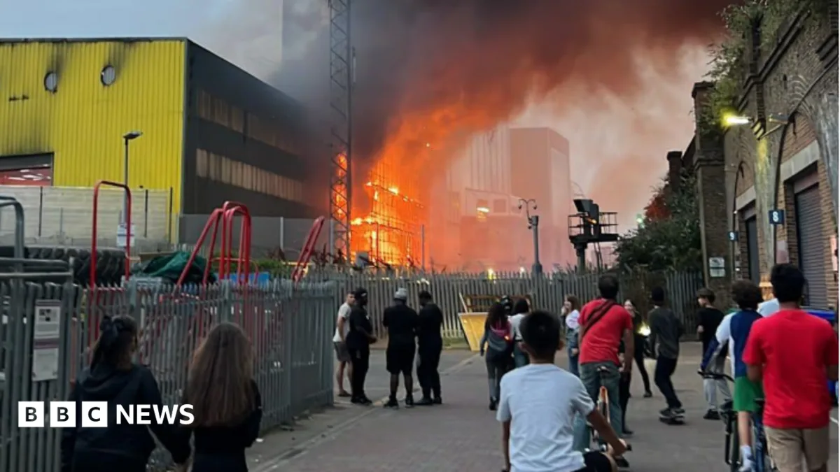 Firefighters Battle Blaze at Deptford Recycling Centre in South-East London
