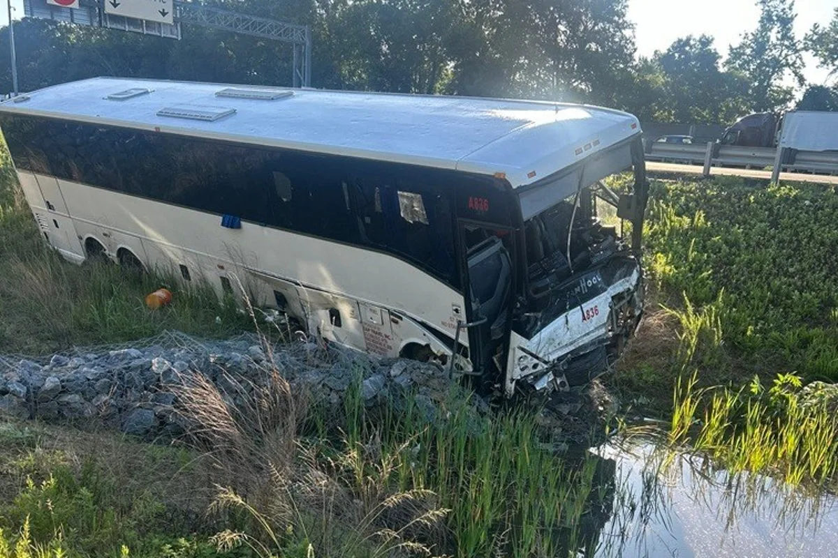 Five Dead, 34 Injured in Multi-Vehicle Bus Crash on I-95 in Virginia