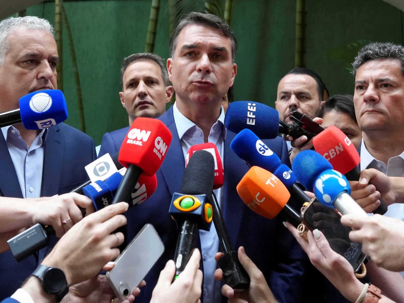Flávio Bolsonaro Investigated by Supreme Court Over Alleged Corruption Payments