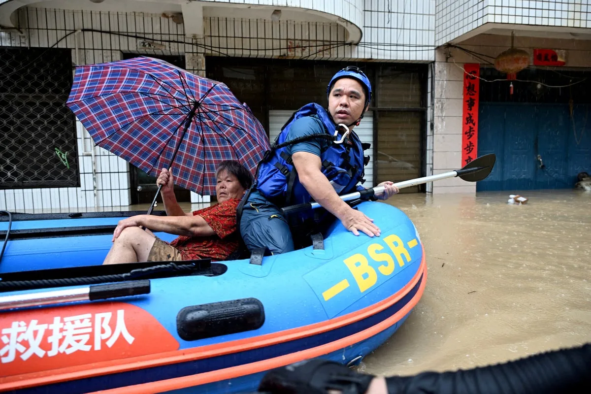 Flooding in Southern China Causes Building Collapse and Casualties Reported