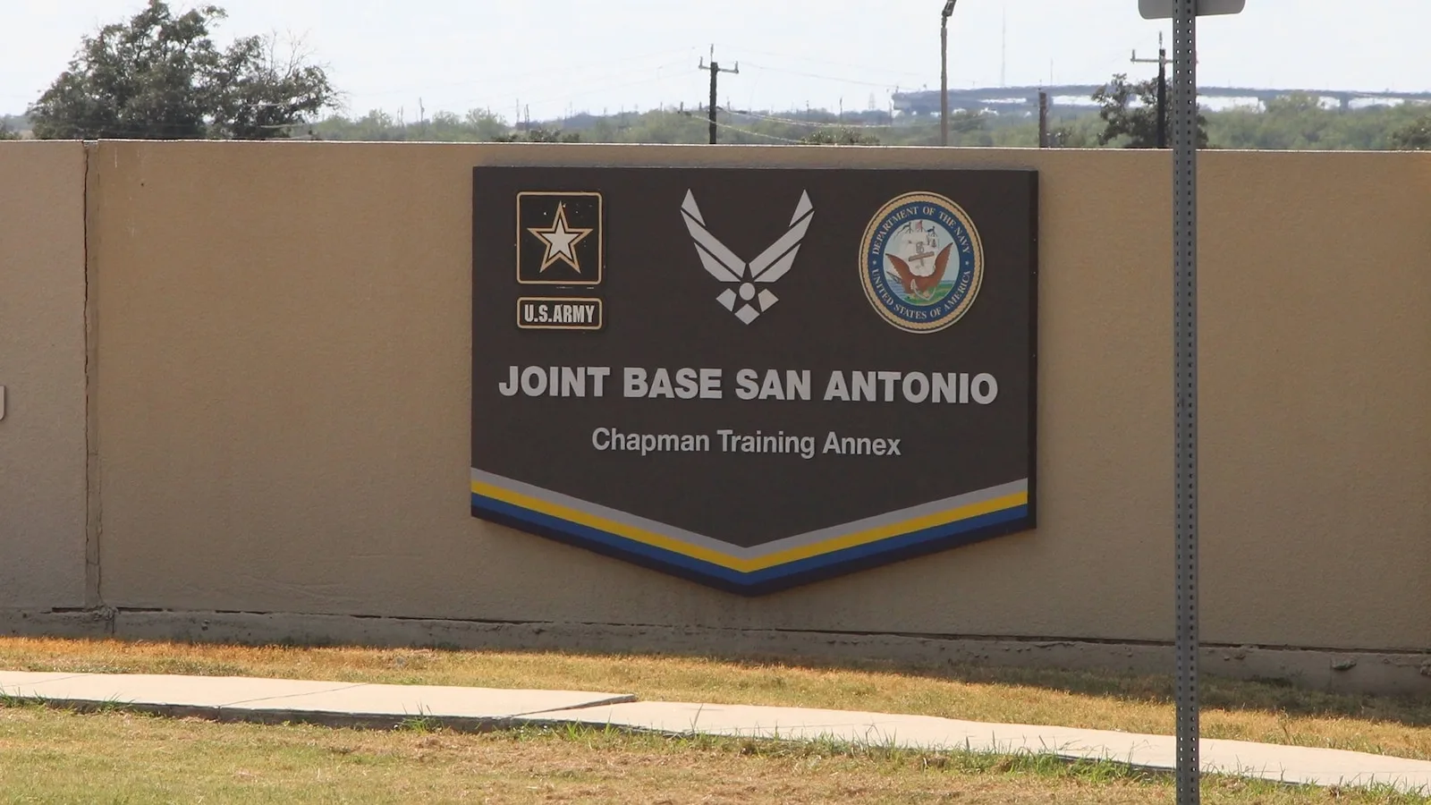 Flu Outbreak Reported Among Air Force Recruits at San Antonio Base