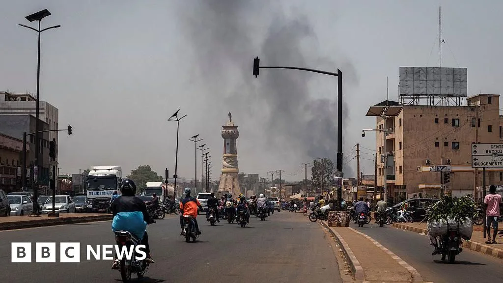 France and UK Advise Citizens to Leave Mali Amid Rebel Attacks and Siege Announcement