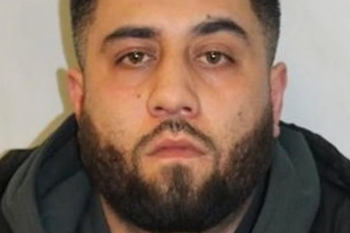Gang jailed for drone smuggling drugs and phones to prisoners