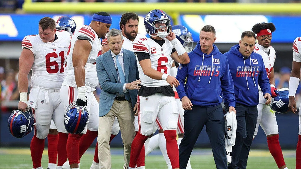 Giants QB Jaxson Dart Suffers Knee Injury, Season Status Uncertain After Rams Game