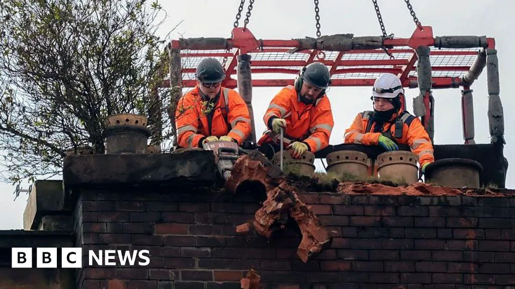 Glasgow Central Station Remains Closed Amid Demolition After Nearby Fire