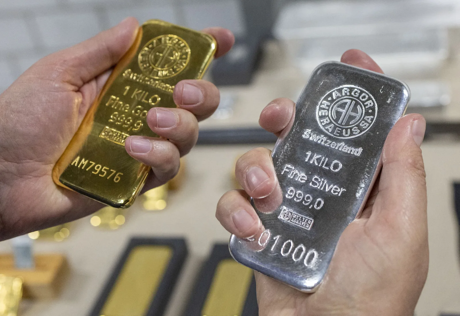 Gold, Silver, and Global Stock Markets Decline Amid Inflation and Energy Concerns