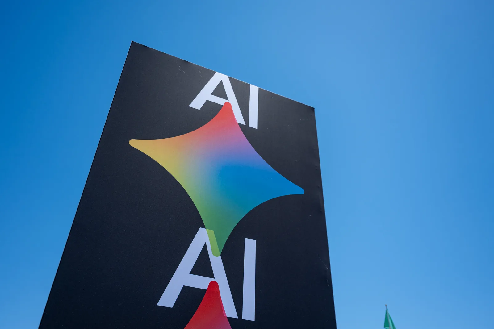 Google DeepMind Leadership Change Amid Intensifying Global AI Competition