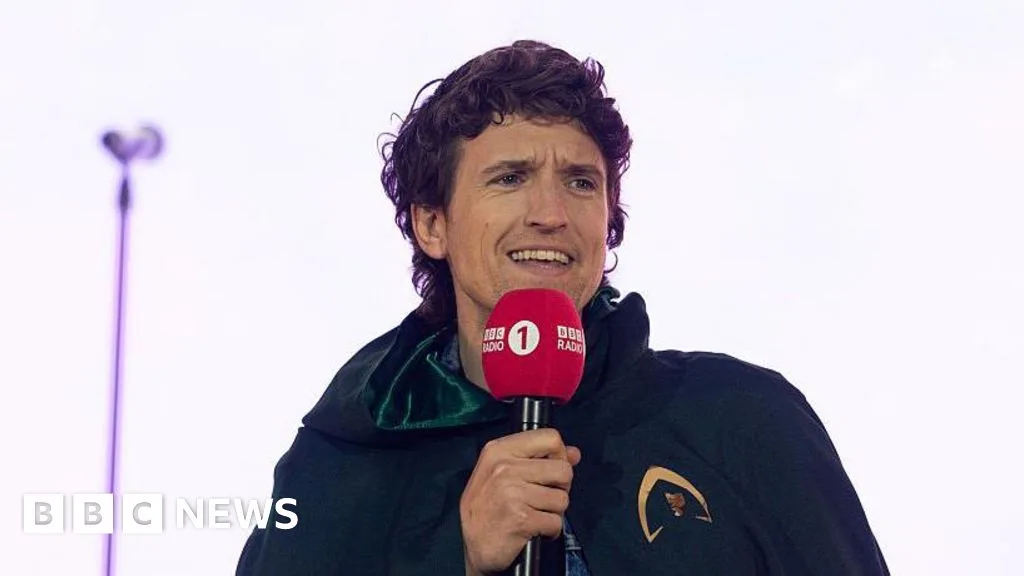 Greg James Continues Comic Relief Challenge After Father's Stroke