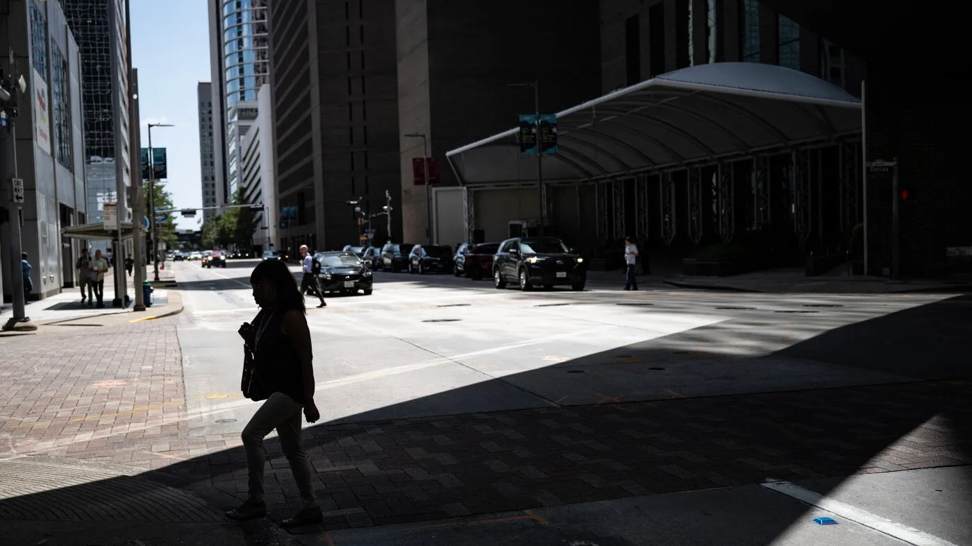 Heatwaves Lead to Changes in Workplace Attire Across Major Cities