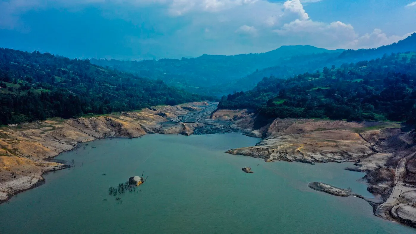 Heavy Rains in Southern China and Weak Monsoon in India Linked to El Niño