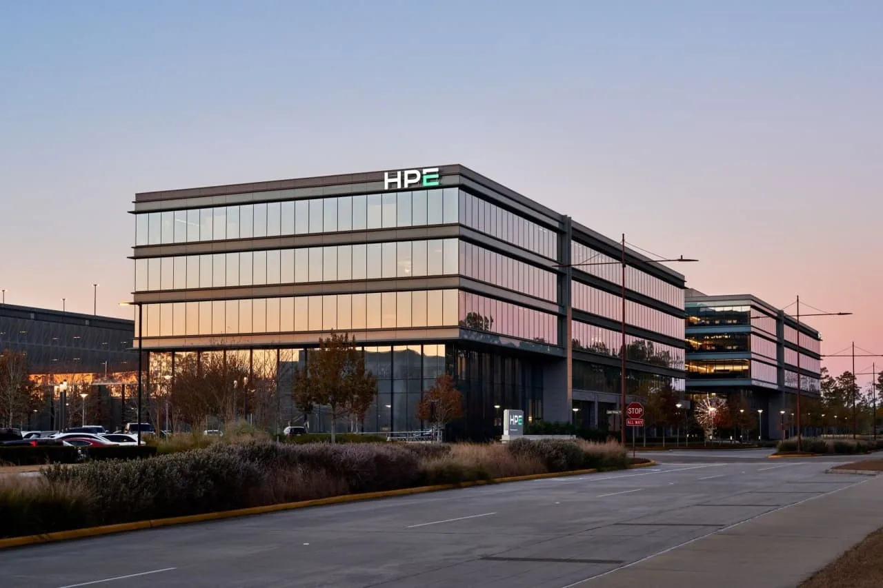 HPE Raises Networking Outlook and Reports Increase in Enterprise AI Server Orders