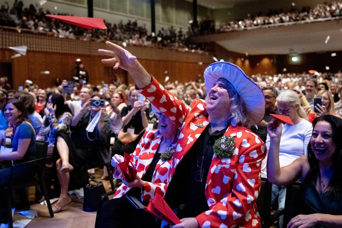 Ig Nobel Prizes Honor Unconventional Scientific Research at Annual Ceremony