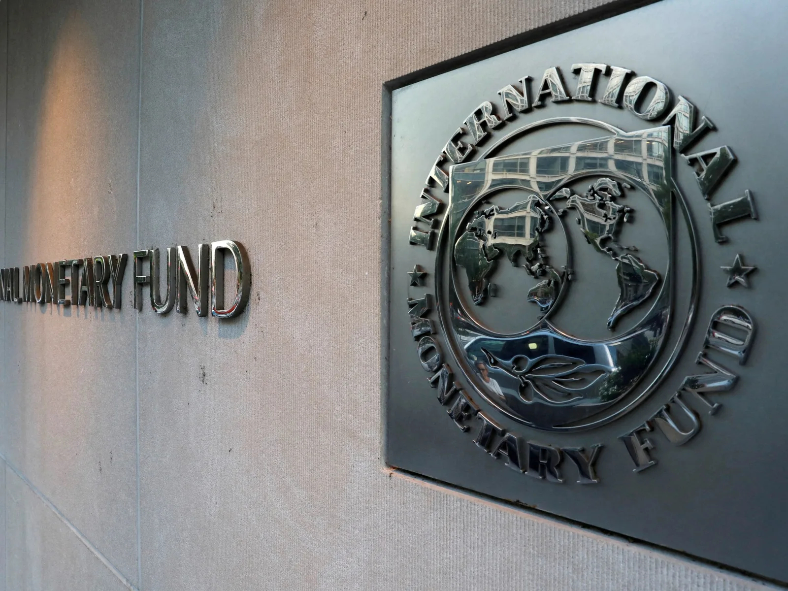 IMF and World Bank Move to Restore Formal Relations with Venezuela