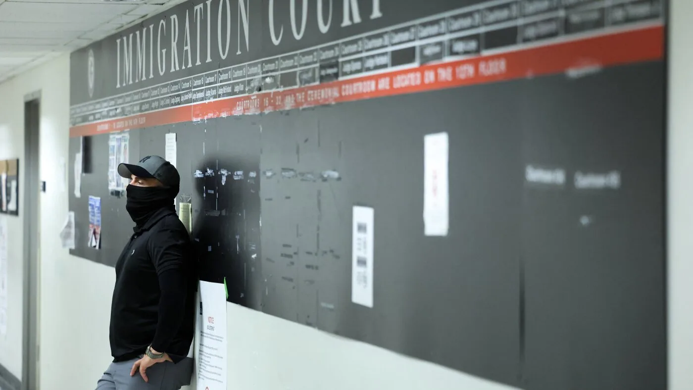 Immigration Courts Hold Large Group Hearings to Accelerate Deportations