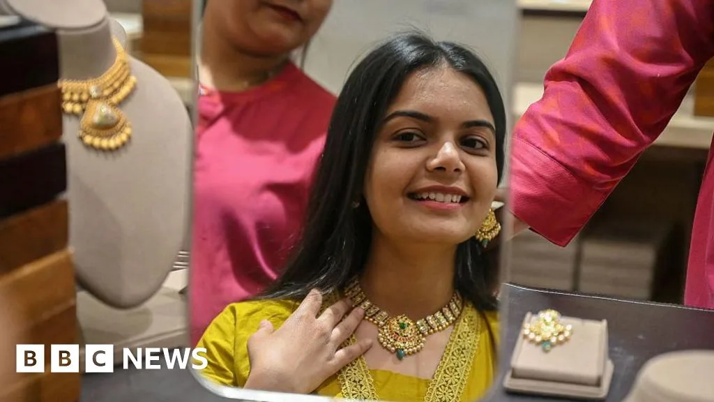 India’s Gold Imports Slow Amid New Trade Restrictions and Rupee Weakness
