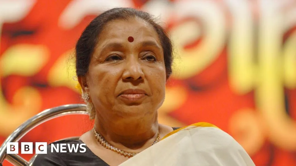Indian Singer Asha Bhosle Dies at 92; Tributes Paid Across India