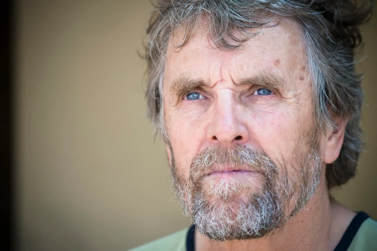 Individual Inheriting $400,000 Seeks Financial Guidance at Age 64