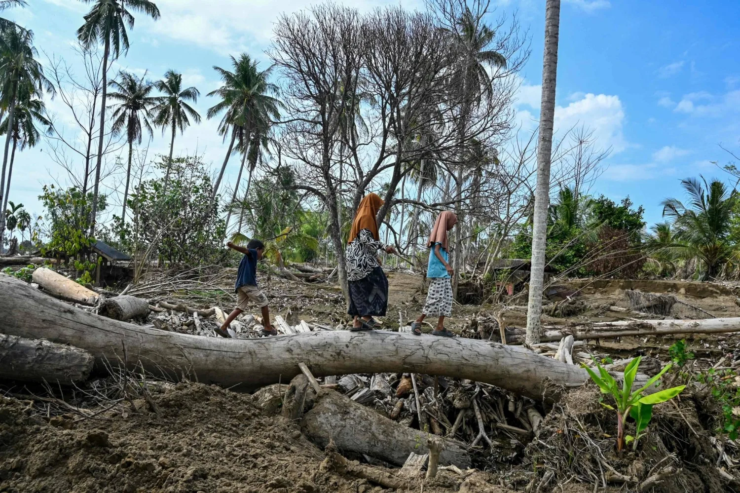 Indonesian Aceh Flood Survivors Frustrated by Slow Relief Months Later