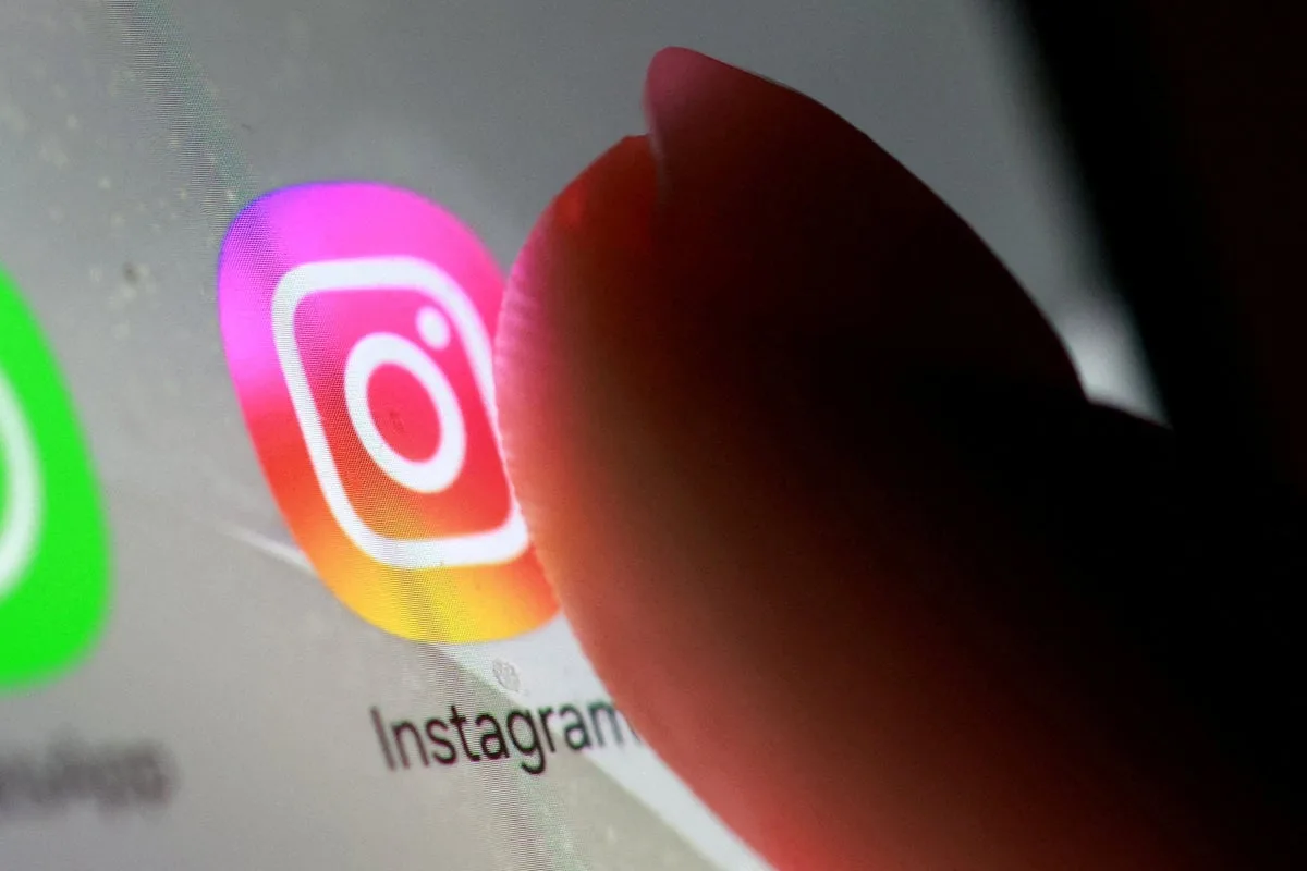 Instagram Introduces Instants Feature for Disappearing Photo Sharing