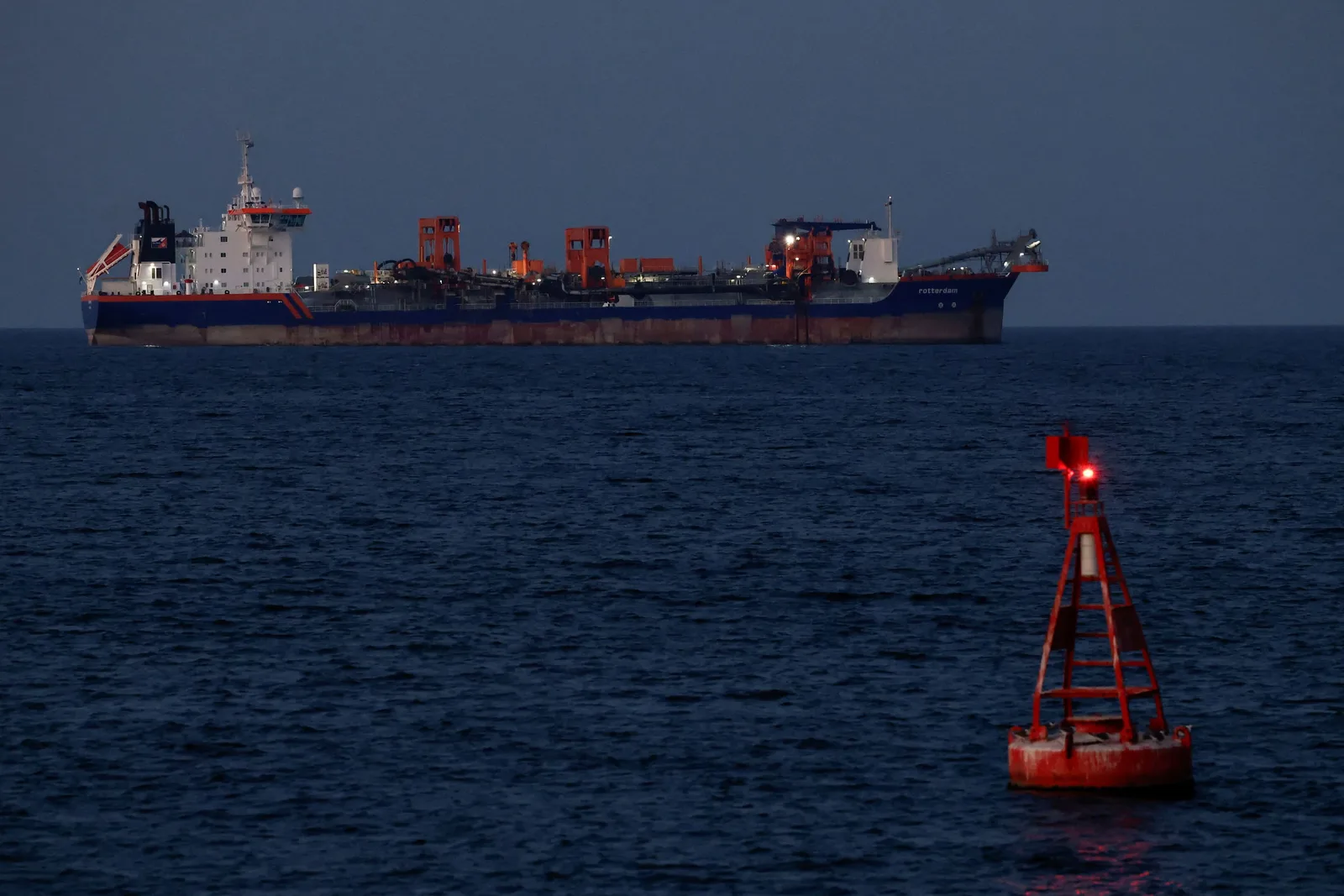 Iran Ships Crude Oil to China via Strait of Hormuz Amid Regional Conflict