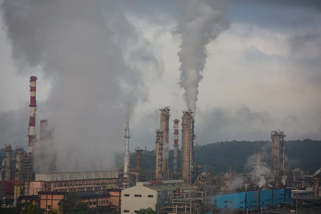 Iran War Disrupts Global Economic Events and Slows Indian Business Activity