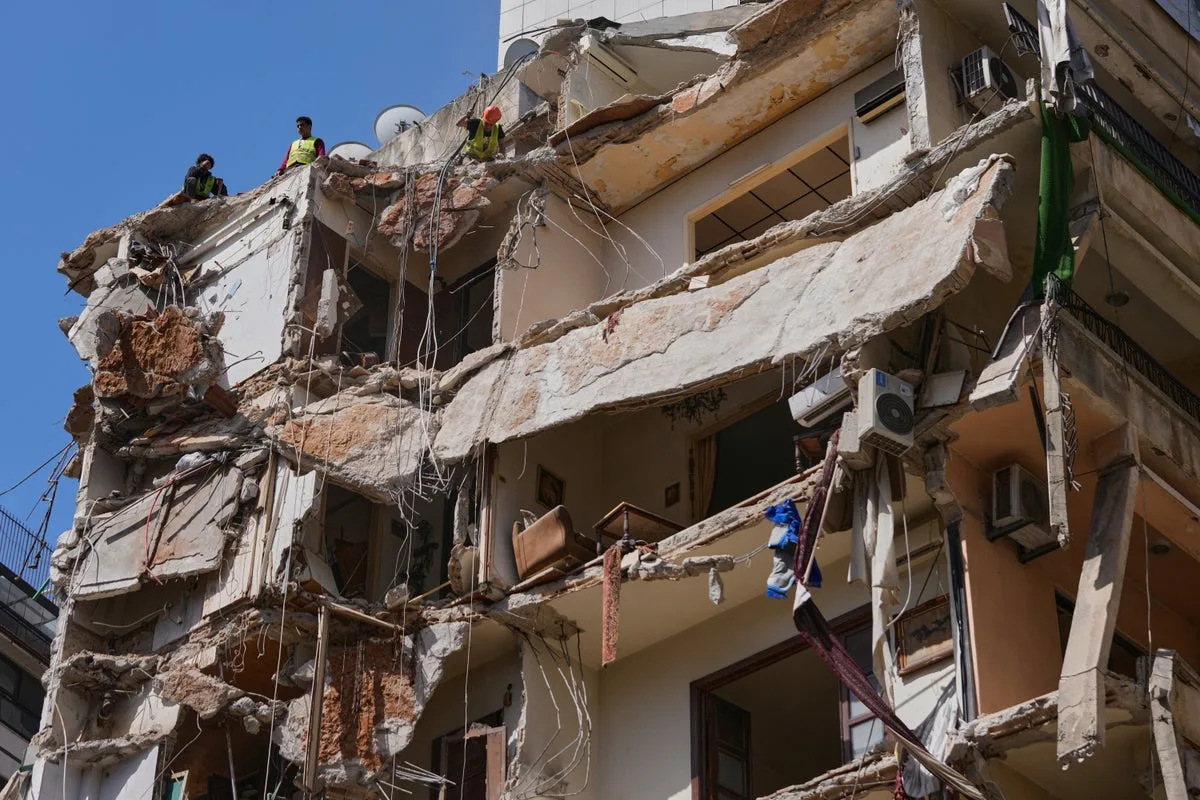 Israel and Hezbollah Engage in Heavy Fighting in Bint Jbeil, Southern Lebanon