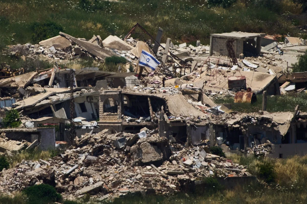 Israeli Air Strikes Target Southern Lebanon After Evacuation Warnings Issued