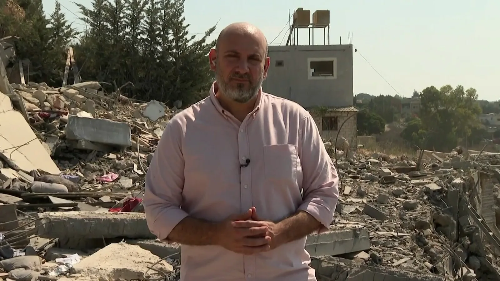 Israeli Airstrikes in Southern Lebanon Result in Multiple Civilian Deaths