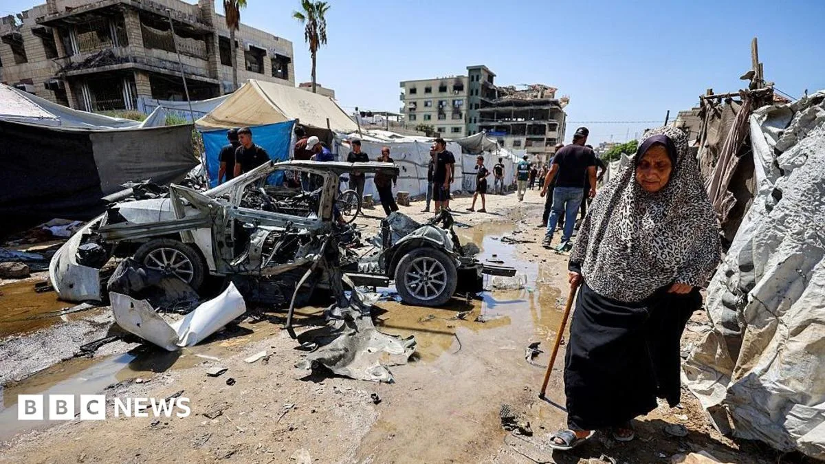 Israeli Forces Capture Senior Hamas Commander During Gaza Raid and Airstrikes